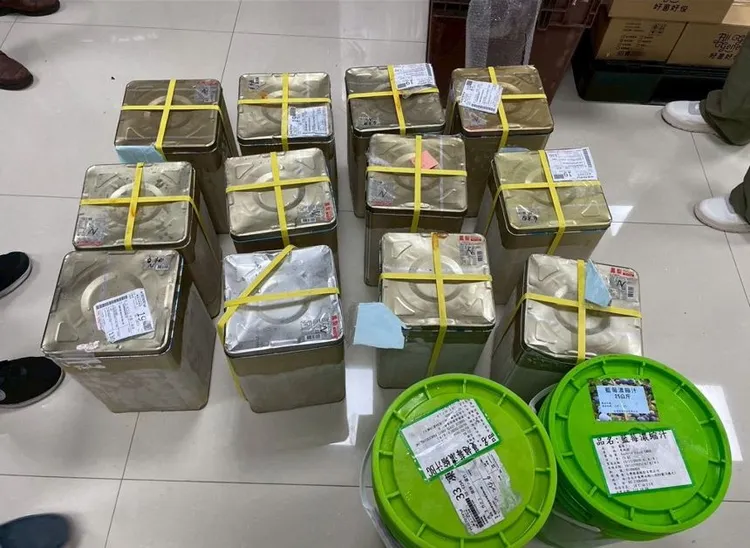 查扣逾期產品及添加物。桃園地檢署提供