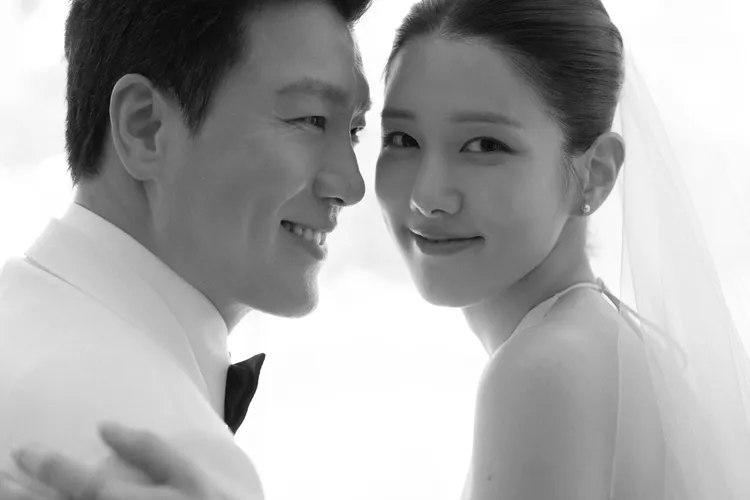 楊知元（右）透露原定明年結婚，因懷孕提早結婚。翻攝楊知元IG