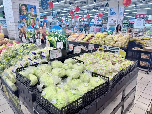 白海豚颱風應變！超市、量販防颱備貨180噸　買1送1開搶