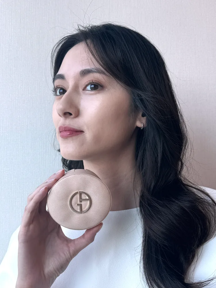 Armani Beauty高訂持久輕霧光氣墊粉餅。張家玲攝