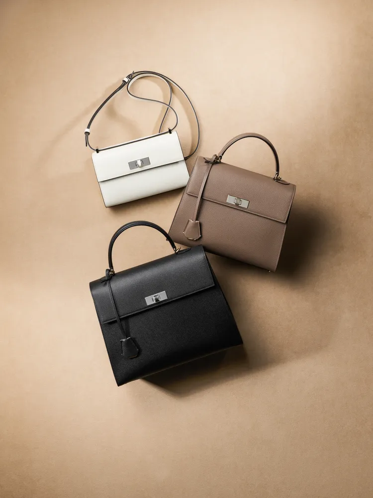 隋棠推薦的Vittoria Top Handle Bag，靈感源自歐洲建築。品牌提供