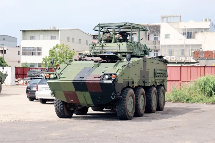 陸軍雲豹八輪甲車。李俊毅攝