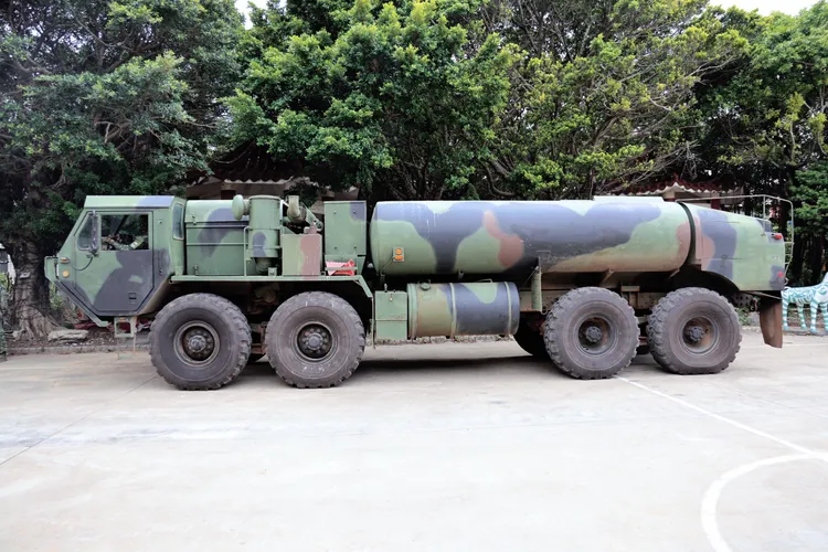 陸軍M978重型油罐車。李俊毅攝