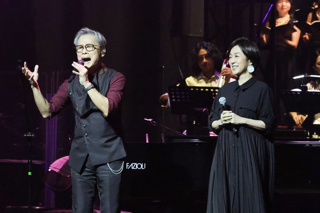 羅大佑72歲唱《愛人同志》竟喊:去掉半條命 超大咖歌后上台助陣