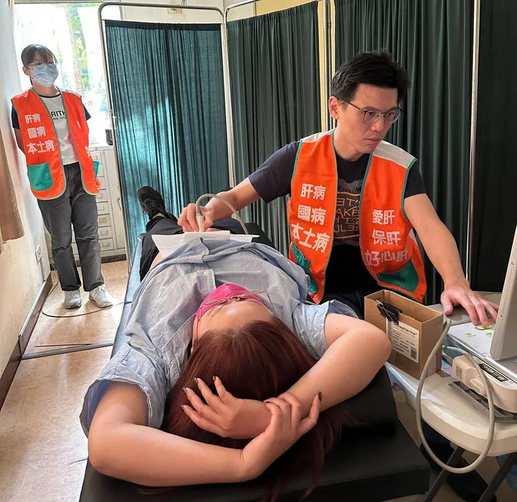肝基會建議透過腹部超音波定期篩檢及早發現肝臟病變。肝基會提供