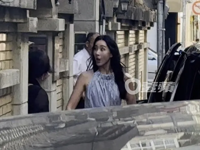 隋棠到東區「80's studio」髮廊作頭髮。特勤中心攝