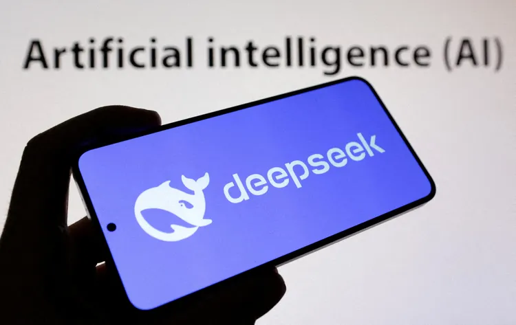 中國DeepSeek以低成本高效能挑戰美國AI模型。路透社