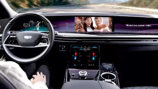 新車科技配備愈來愈多　J.D. Power調查發現35%車主從沒用過副駕螢幕