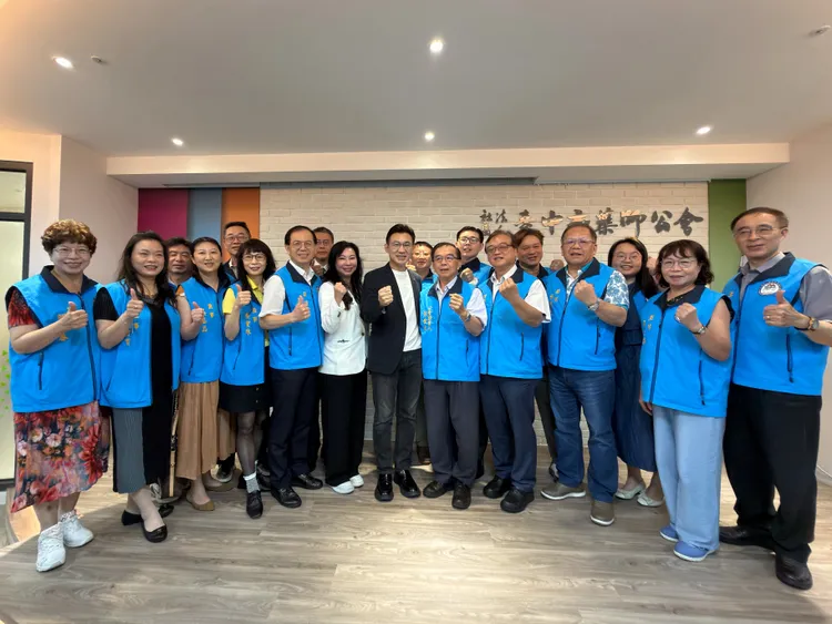 江啟臣獲台中市藥師界力挺。民眾提供