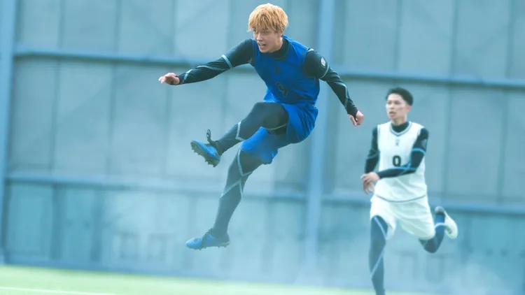 野村康太（左）飾演國神鍊介，為戲增重8公斤。甲上娛樂提供