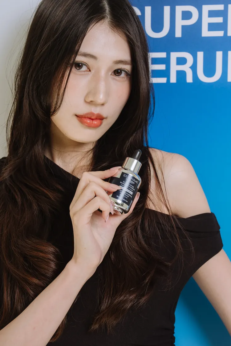 Hair Rituel by Sisley推出賦活重升超極髮精華。品牌提供