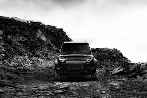 Defender OCTA Black黑化登台　635匹V8限量5輛、售價858萬元起