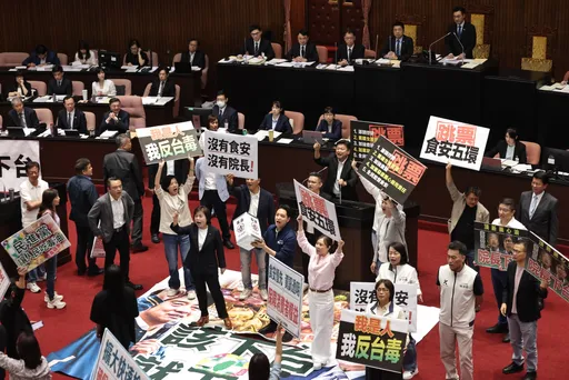 藍昔狂譙擋疫苗　慈濟真變「世紀大騙局」！網朝聖翻車文笑了