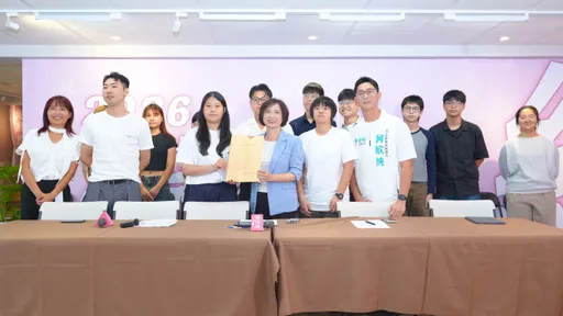 首投族代領表！何欣純「青純力應援團」成軍　端AI工具青年創新
