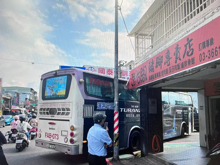 事故現場。桃園警分局提供