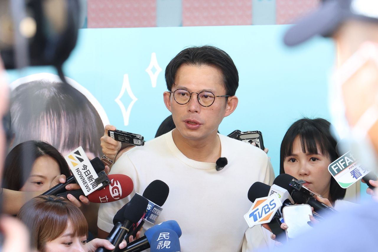 中聯毒油案起訴業者15人 黃國昌:檢為民進黨高官開脫
