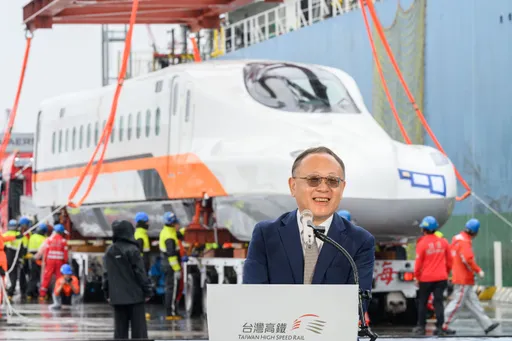 高鐵新車N700ST今抵台！史哲曝22年前被當「廢鐵」　明年討論漲票價