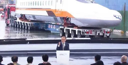 高鐵新車N700ST今抵台！史哲曝22年前被當「廢鐵」　明年討論漲票價