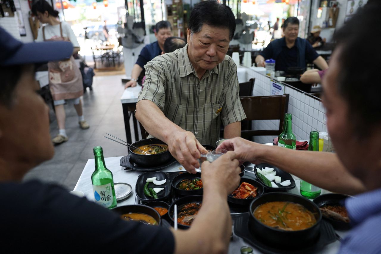 夏日超熱怎麼辦?「統一」南北韓的這道爭議菜色