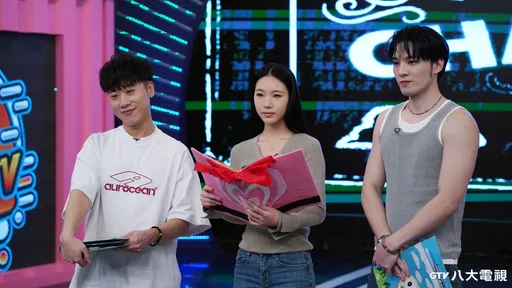 時代傳承！Elly現身《娛樂百分百》　站在小S主持位子直呼神奇