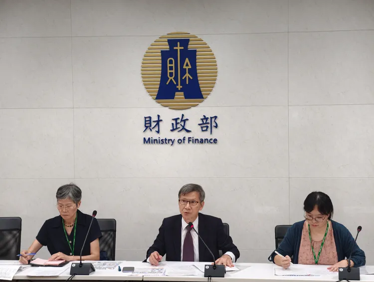 財政部今午召開緊急EZ Way3大誤解澄清記者會。財政部提供