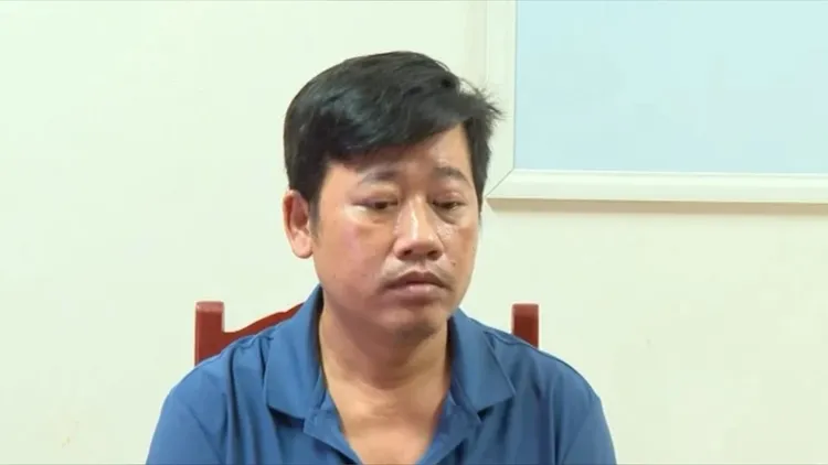 男子的表情最為無辜。越南《青年報》