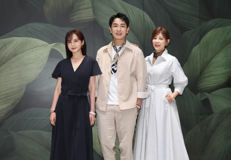 陳謙文（中）和簡沛恩（左）、方馨為演唱會宣傳。莊宗達攝