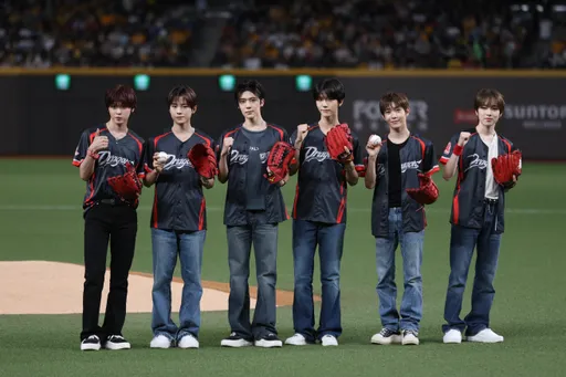 直擊｜NCT WISH大巨蛋助陣味全龍！開球架式百分百「萌投挖地瓜」