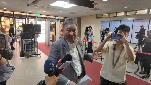 變賣京華城土地涉非常規交易　沈慶京精神飽滿出庭
