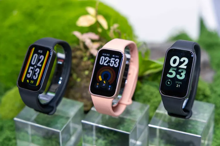 Xiaomi手環 11 Active機身僅18g，支援50種運動模式與5ATM防水，最長續航可達21天，售價699元。小米提供