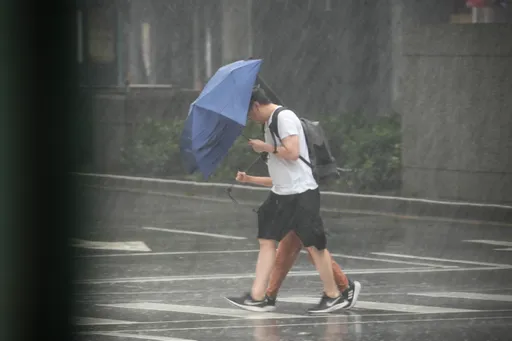強颱白海豚逼近琉球海域　北台灣下週後期轉雨影響擴大
