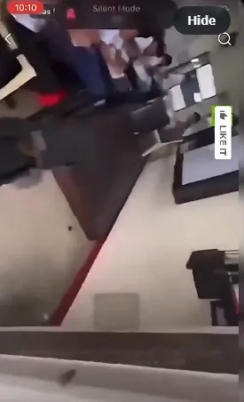 疑似直播犯案過程的影片在網路上流傳。網路擷取畫面