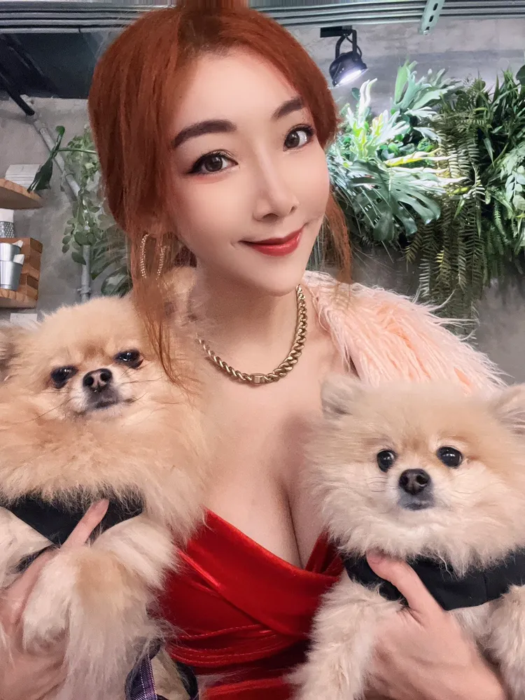 李宓分享跟萌犬的合照。本人提供