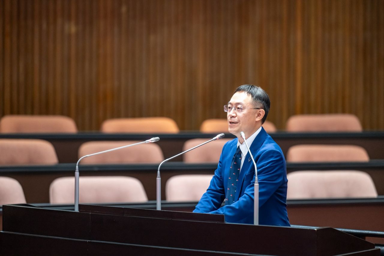 民眾黨團提案「譴責卓榮泰不副署」 立院表決逕付二讀