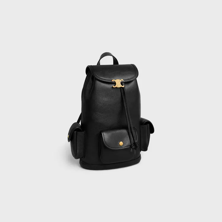 CELINE SOFT TRIOMPHE黑色迷你雙肩包，12萬元。品牌提供 