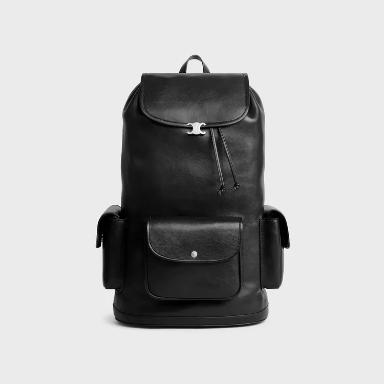 CELINE SOFT TRIOMPHEL黑色雙肩包，11萬5000元。品牌提供