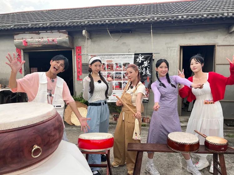 阿翔（左起）、李雅英、楊繡惠、檸檬、Mingo等赴彰化伸港出外景。民視提供