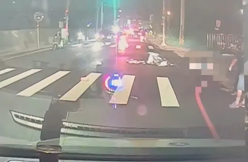 新竹香山驚悚車禍！女騎士頭部遭輾送醫不治　肇事車輛逃逸警方追查中