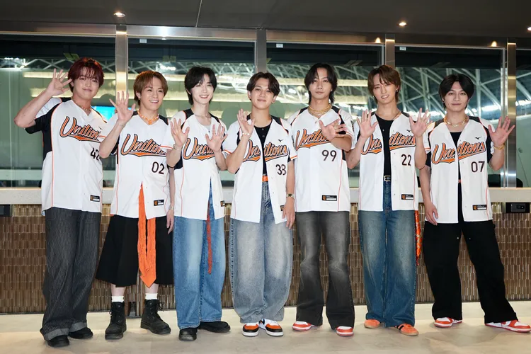 Travis Japan由吉澤閑也（左起）、松倉海斗、七五三掛龍也、宮近海斗、中村海人、川島如惠留、松田元太組成。彭欣偉攝