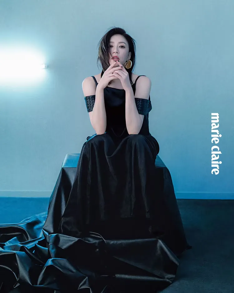 賈靜雯當媽後，重新理解自己的母親。《Marie Claire Taiwan 美麗佳人》提供