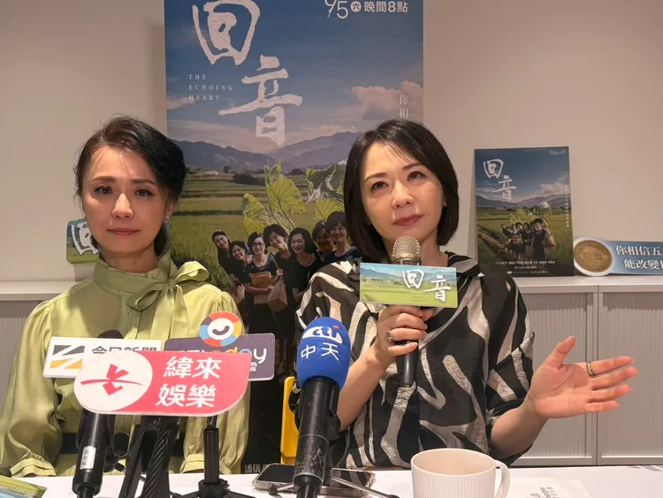 潘儀君（右）分享自己的成長，左為黃婕菲。王思穎攝