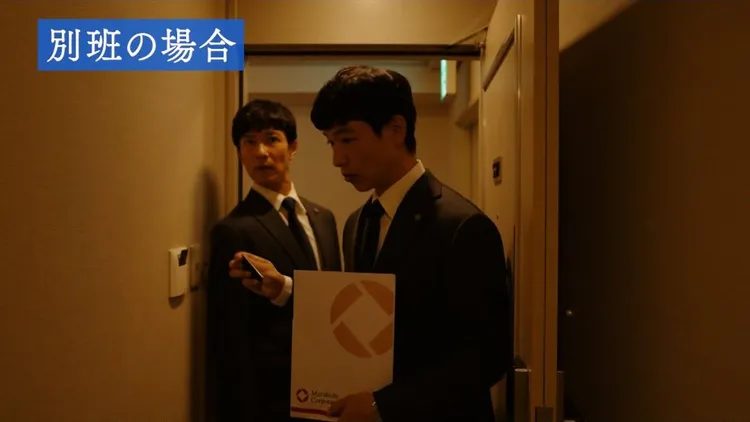 《VIVANT》多次出現主角乃木憂助和第二人格F互動的畫面，都由堺雅人飾演。翻攝VIVANT X