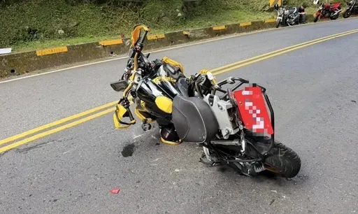 百萬「大黃蜂」重機撞變形！　英籍車主北宜跑山疑過彎「失控外拋」摔骨折