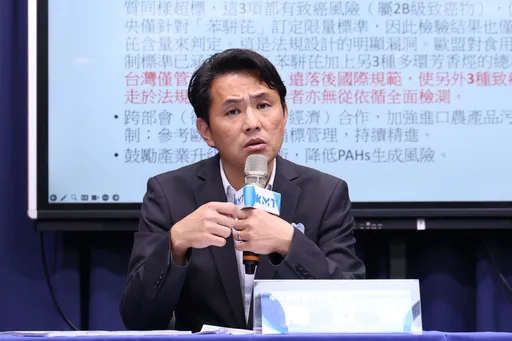 洛杉磯晚宴播中共國歌、放五星旗？　國民黨駁：現場無任何黨部幹部出席