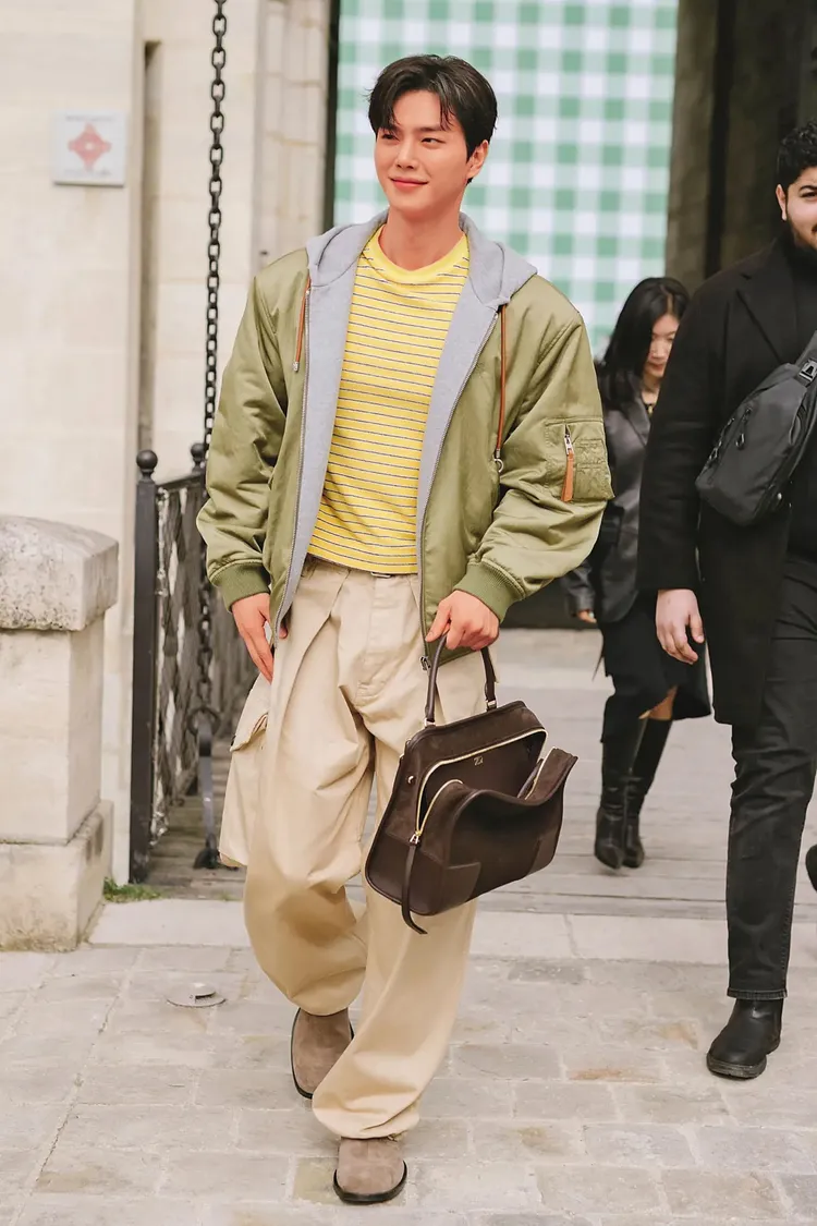 LOEWE品牌好友宋江演繹Amazona 180包款。品牌提供