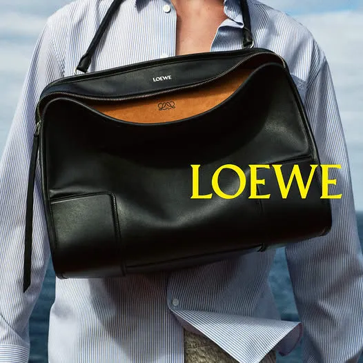 LOEWE Amazona 180包款。品牌提供