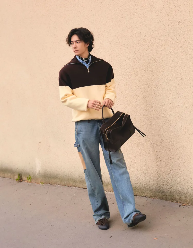 LOEWE全球品牌代言人王一博演繹Amazona 180包款。品牌提供