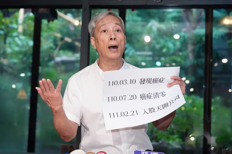 姜厚任還原童芯與蔣女相識的時間軸。攝影中心攝