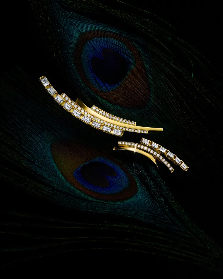 AHKAH chandelier layered flare耳骨夾，52萬元。品牌提供
