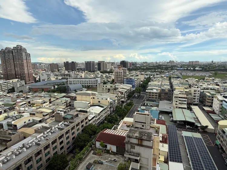 新屋房價暴漲，市心中古屋房價也很高，透屋族只能退而求其次到蛋白甚至蛋殼區。葉家銘攝
